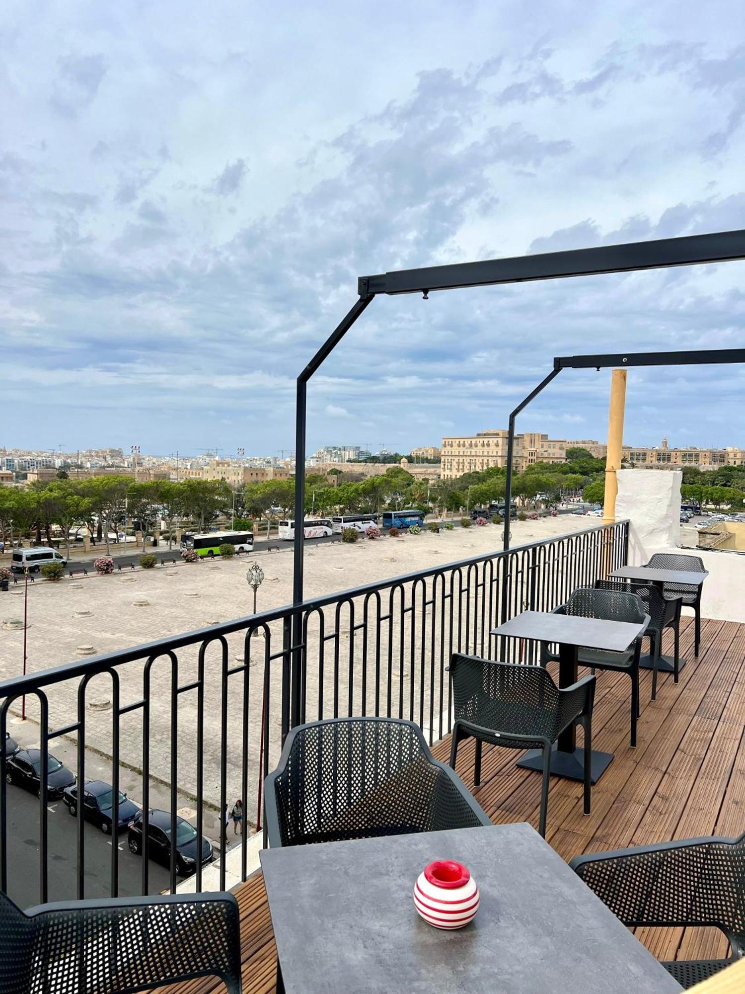 Florette Suite Designer Finish With Stunning Lounge Terrace By Arcobnb Floriana Exterior foto